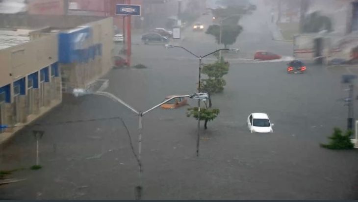 SSP atiende a afectados por inundación en calles aledañas a Plaza Las Américas
